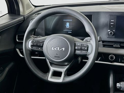Used 2025 Kia Sportage LX image 18