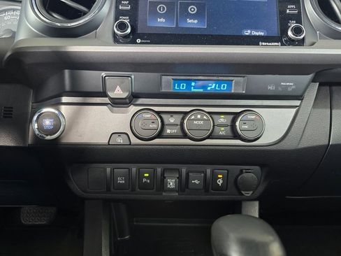 Used 2023 Toyota Tacoma TRD Sport image 18