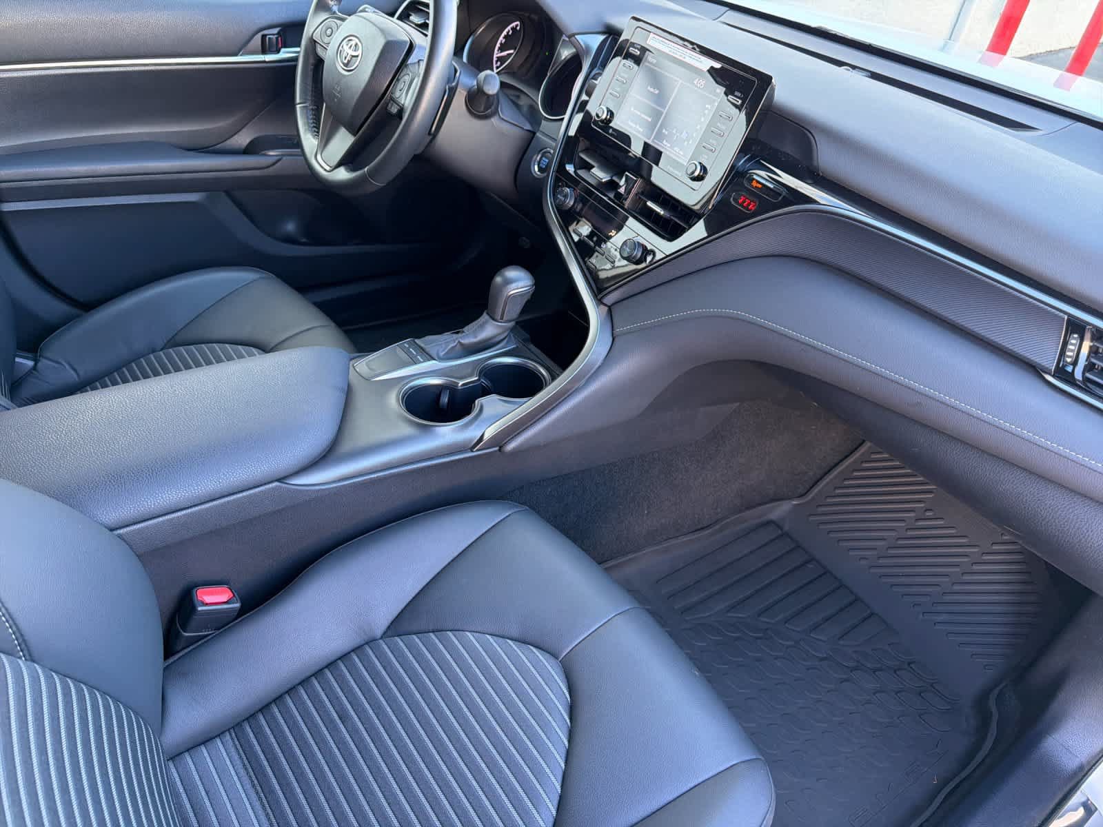 Used 2024 Toyota Camry SE w/ Convenience Package FWD image 15