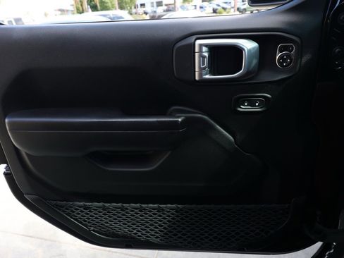 Used 2021 Jeep Wrangler Unlimited Islander image 23