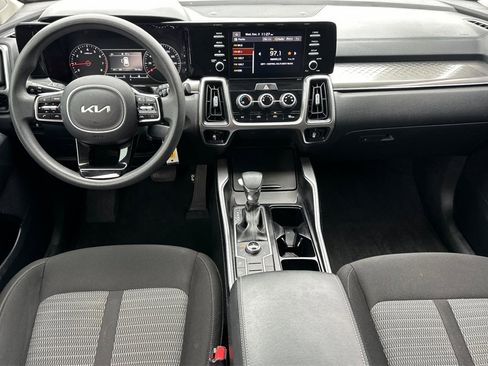 Used 2022 Kia Sorento LX image 16