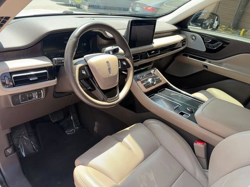 Used 2020 Lincoln Aviator Reserve w/ Equipment Group 201A RWD image 8
