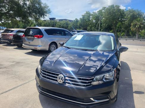 Used 2016 Volkswagen Passat 1.8T SE FWD image 2