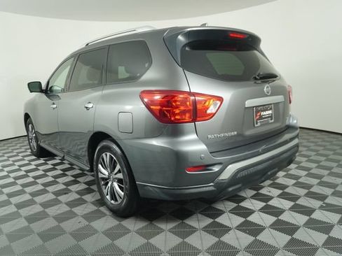 Used 2019 Nissan Pathfinder FWD image 5
