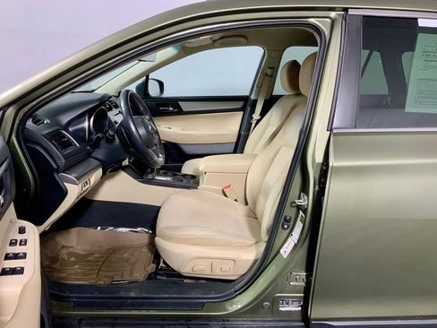 Used 2019 Subaru Outback 2.5i Premium image 16