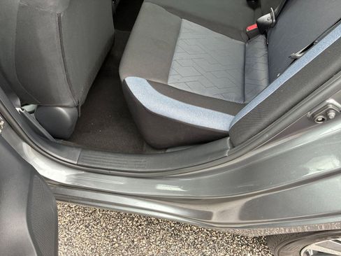 Used 2025 Nissan Versa SV FWD image 23