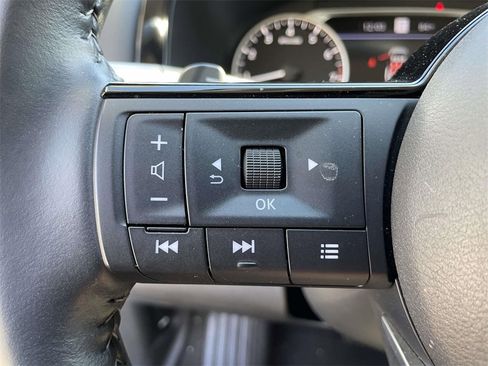 Used 2025 Nissan Pathfinder SL image 20