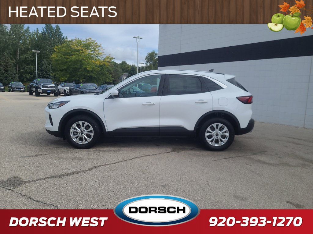 Used 2023 Ford Escape Active w/ Tech Pack #2 AWD/4WD image 2