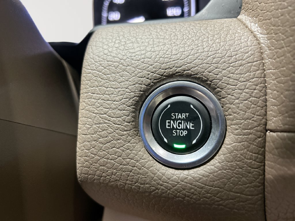 Used 2021 GMC Yukon Denali w/ Denali Premium Package AWD/4WD image 20