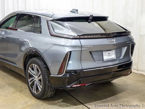 Certified 2024 Cadillac Lyriq Luxury AWD/4WD image 5