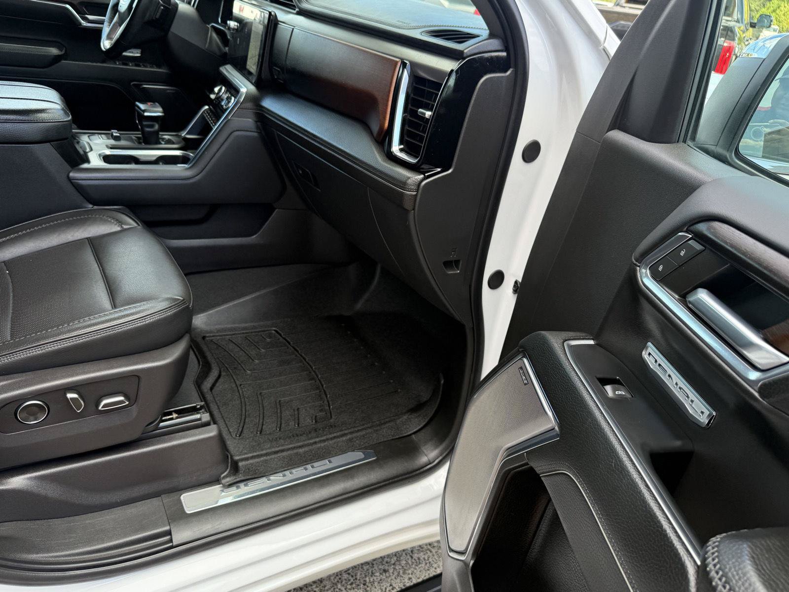 Used 2024 GMC Sierra 1500 Denali AWD/4WD image 24