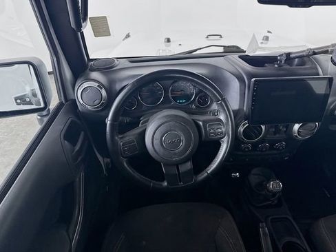 Used 2017 Jeep Wrangler Unlimited Sahara AWD/4WD image 23