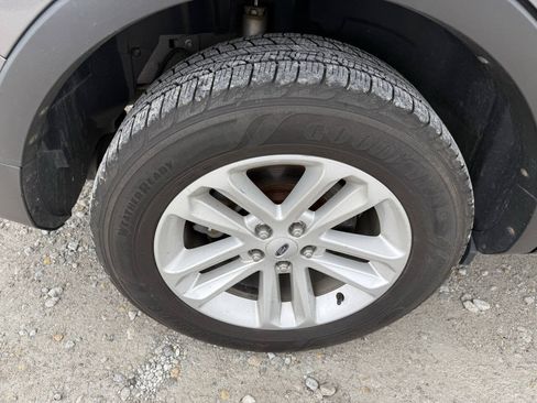 Used 2012 Ford Explorer XLT AWD/4WD image 10