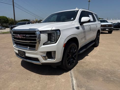 Used 2023 GMC Yukon SLT w/ SLT Premium Package AWD/4WD image 3