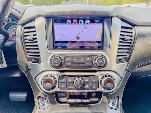 Used 2017 Chevrolet Suburban LT image 10