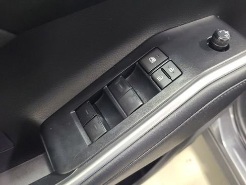 Used 2023 Toyota Highlander XLE AWD/4WD image 21