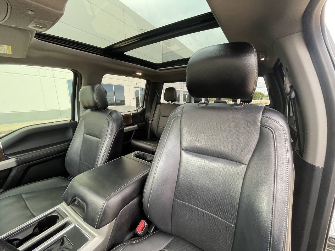 Used 2015 Ford F150 Lariat w/ Equipment Group 502A Luxury RWD image 29