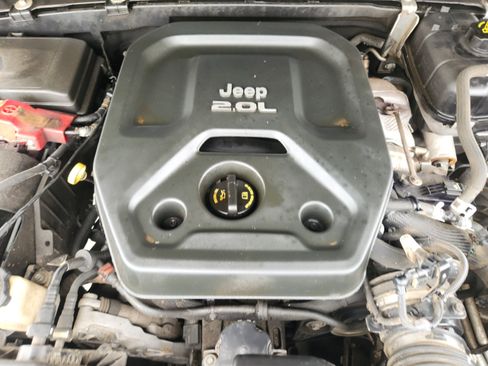 Used 2018 Jeep Wrangler Unlimited Rubicon AWD/4WD image 32