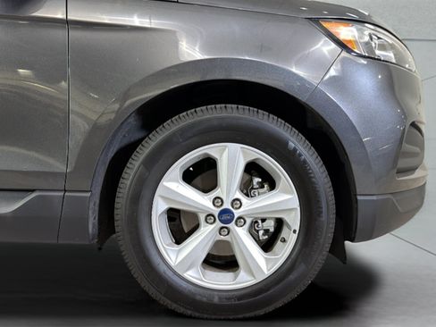 Used 2019 Ford Edge SE FWD image 34