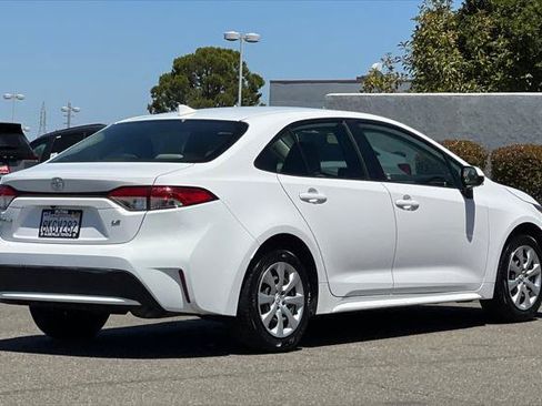 Certified 2020 Toyota Corolla LE FWD image 2