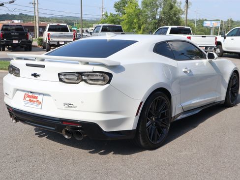 Used 2019 Chevrolet Camaro ZL1 RWD image 7