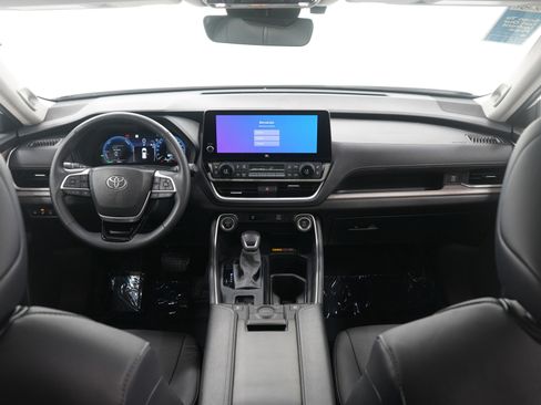 Used 2024 Toyota Grand Highlander Limited image 15