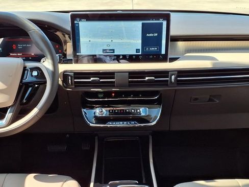 Certified 2024 Lincoln Corsair FWD image 8