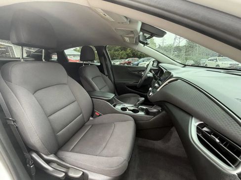 Used 2022 Chevrolet Malibu LT FWD image 15