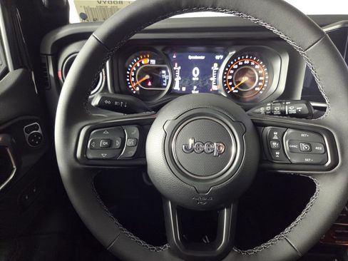 New 2026 Jeep Wrangler Unlimited Rubicon AWD/4WD image 11