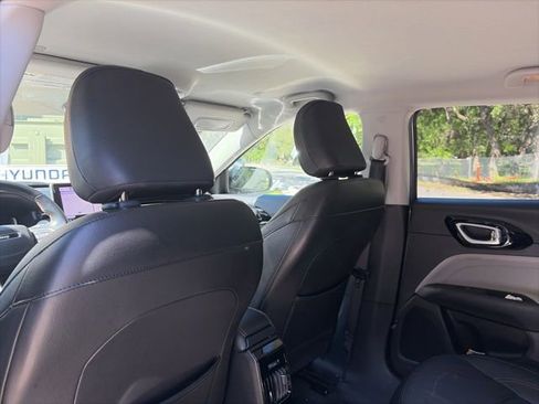 Used 2022 Jeep Compass Limited w/ Elite Group AWD/4WD image 6