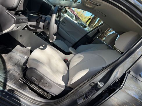 Used 2025 Hyundai Kona SEL image 22