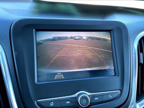 Used 2021 Chevrolet Equinox LT FWD image 21