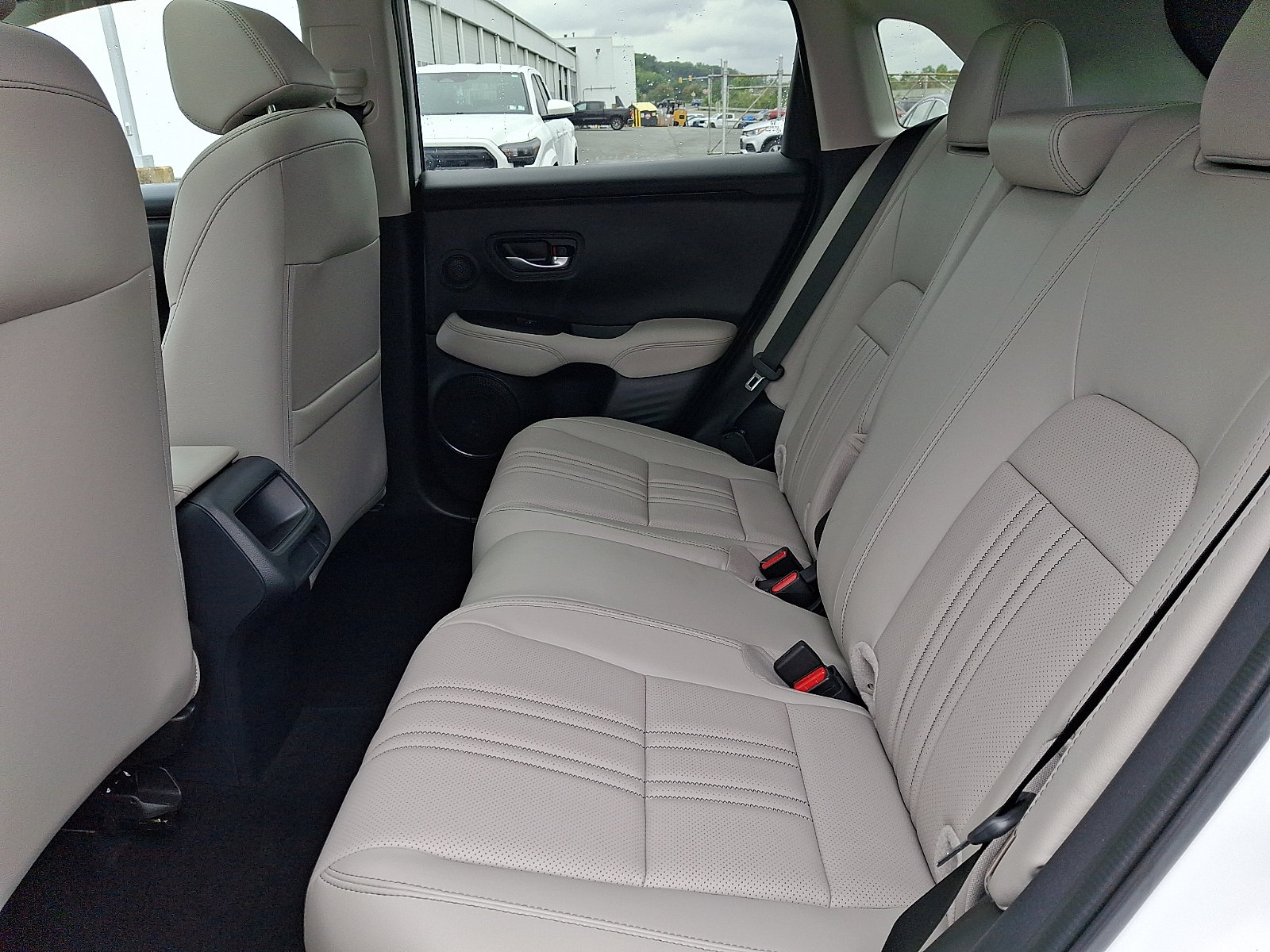 Used 2024 Honda HR-V EX-L image 10