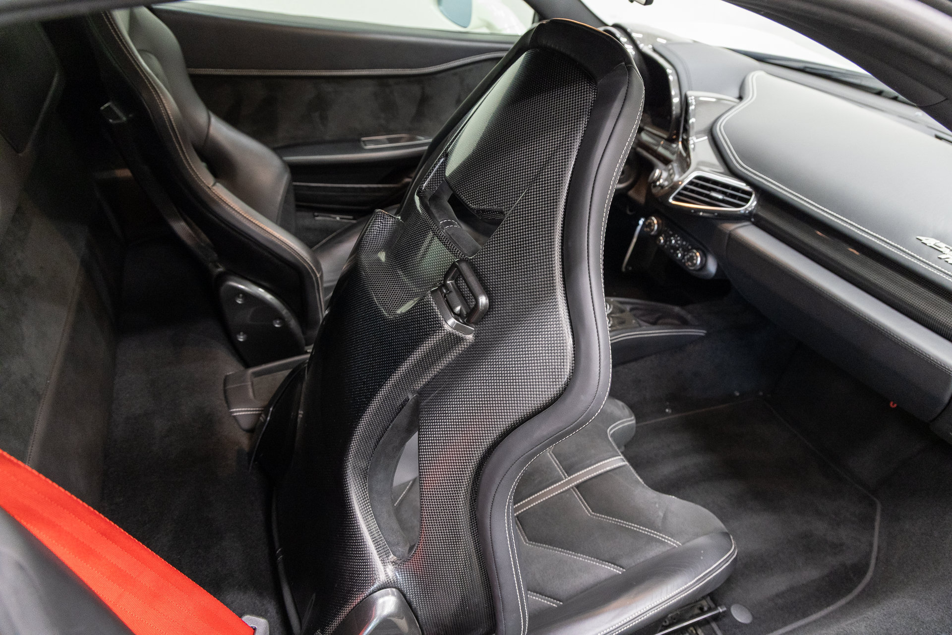 Used 2011 Ferrari 458 Italia Coupe RWD image 20