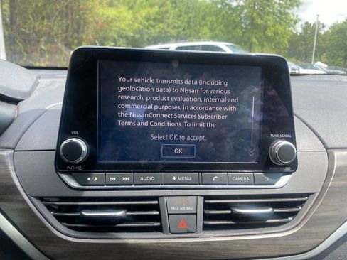 Certified 2025 Nissan Altima 2.5 SV FWD image 23