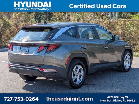 Certified 2022 Hyundai Tucson SE image 5