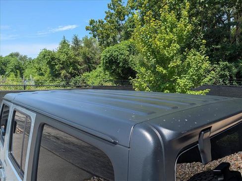 Used 2025 Jeep Wrangler Unlimited Rubicon AWD/4WD image 24