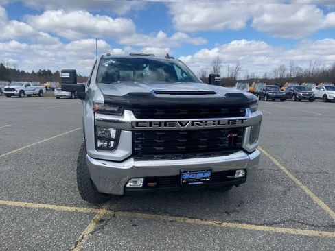 Used 2022 Chevrolet Silverado 3500 LT w/ Convenience Package AWD/4WD image 3