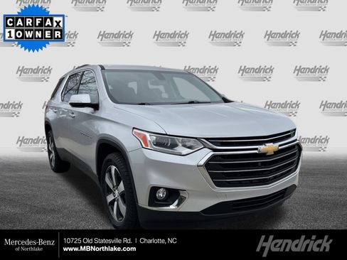 Used 2018 Chevrolet Traverse LT image 1
