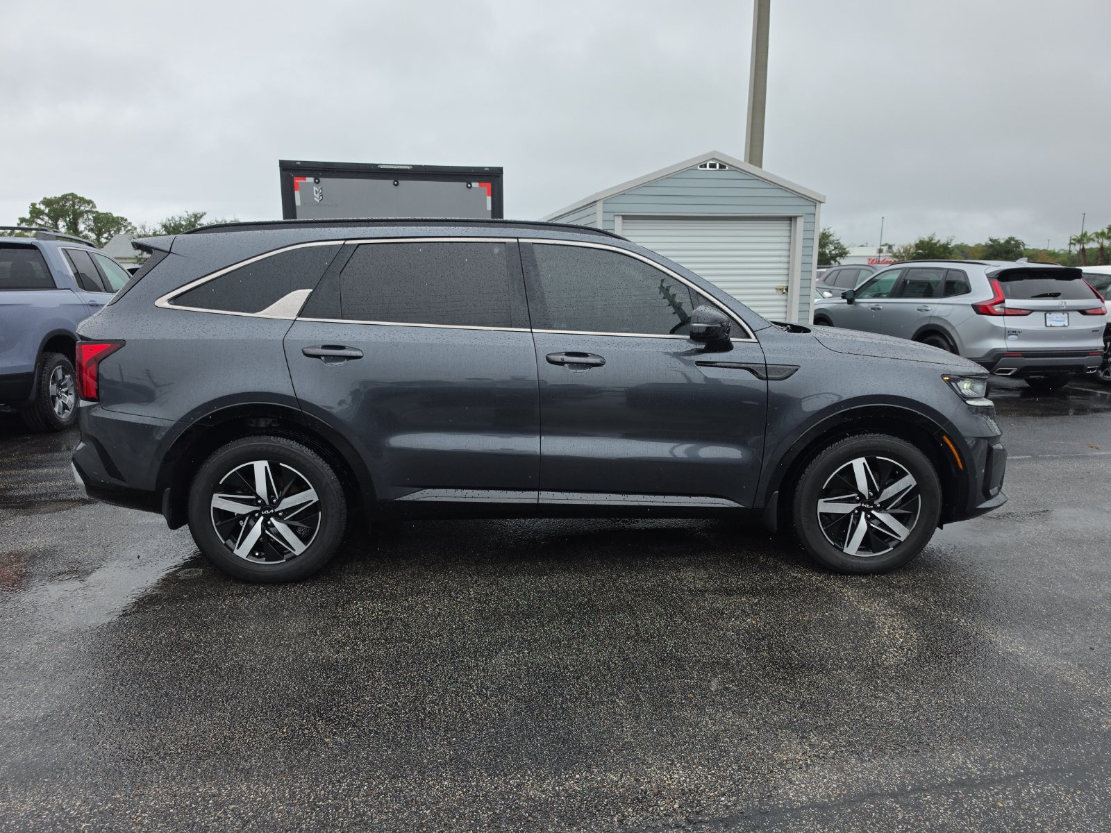 Used 2022 Kia Sorento S w/ Panoramic Sunroof Package FWD image 3