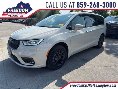 Used 2021 Chrysler Pacifica Touring-L w/ S Appearance Package AWD/4WD image 1