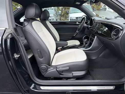 Used 2019 Volkswagen Beetle 2.0T SE w/ SE Premium Package FWD image 33