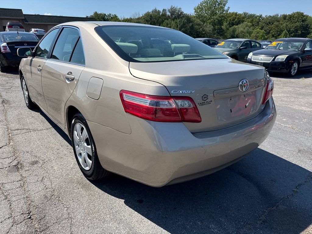 Used 2009 Toyota Camry LE FWD image 8
