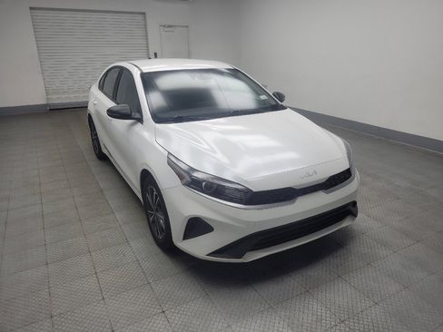 Used 2024 Kia Forte LXS w/ LXS Technology Package FWD image 13
