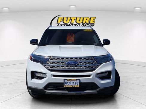 Used 2022 Ford Explorer Limited w/ Equipment Group 301A AWD/4WD image 2