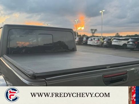 Used 2020 Jeep Gladiator Overland AWD/4WD image 26