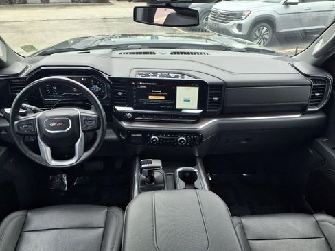 Used 2023 GMC Sierra 1500 SLT image 3