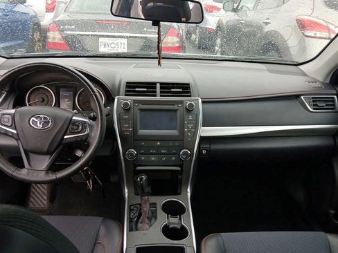 Used 2017 Toyota Camry SE FWD image 5