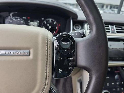 Used 2018 Land Rover Range Rover HSE image 16