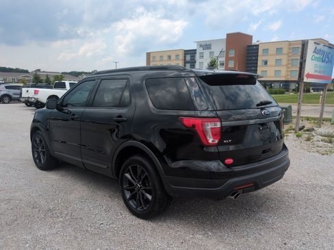 Used 2019 Ford Explorer XLT w/ Equipment Group 202A AWD/4WD image 7